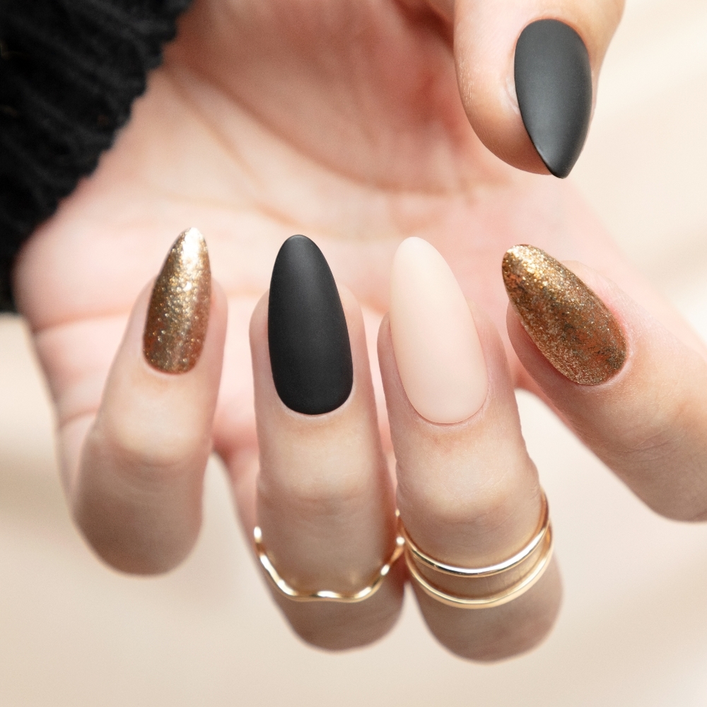 🌟 Night at the Opera, Handmade Nail Set